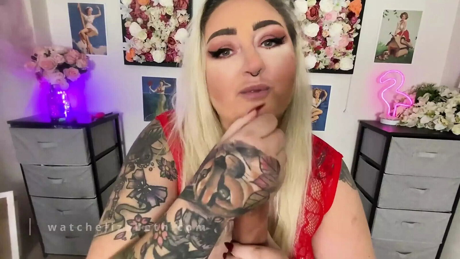 MILF Elizabeth Dresden Sucking Countdown