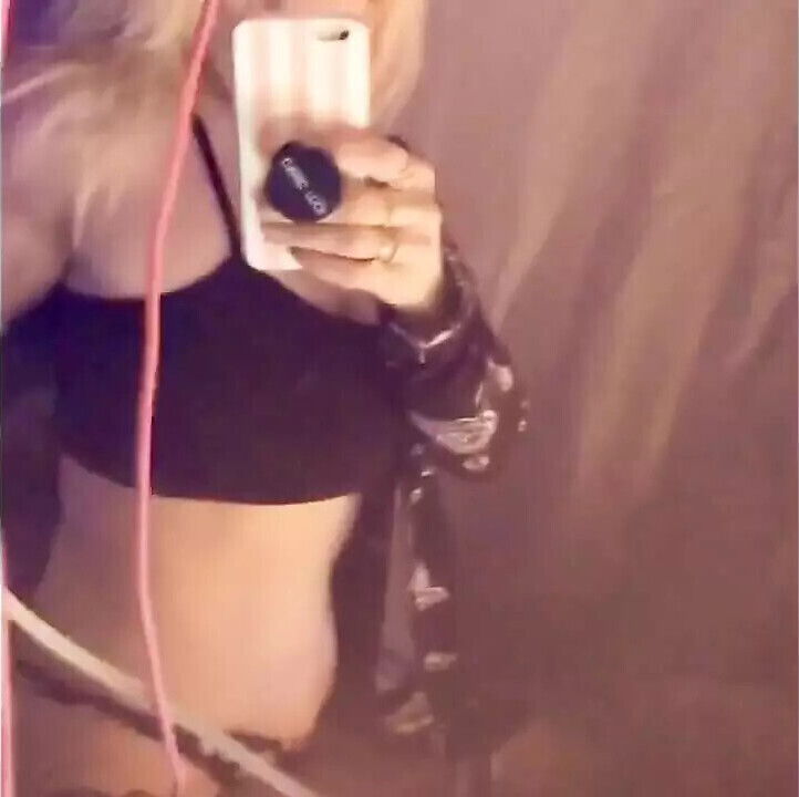 Rubbing pussy squirting repeatedly just