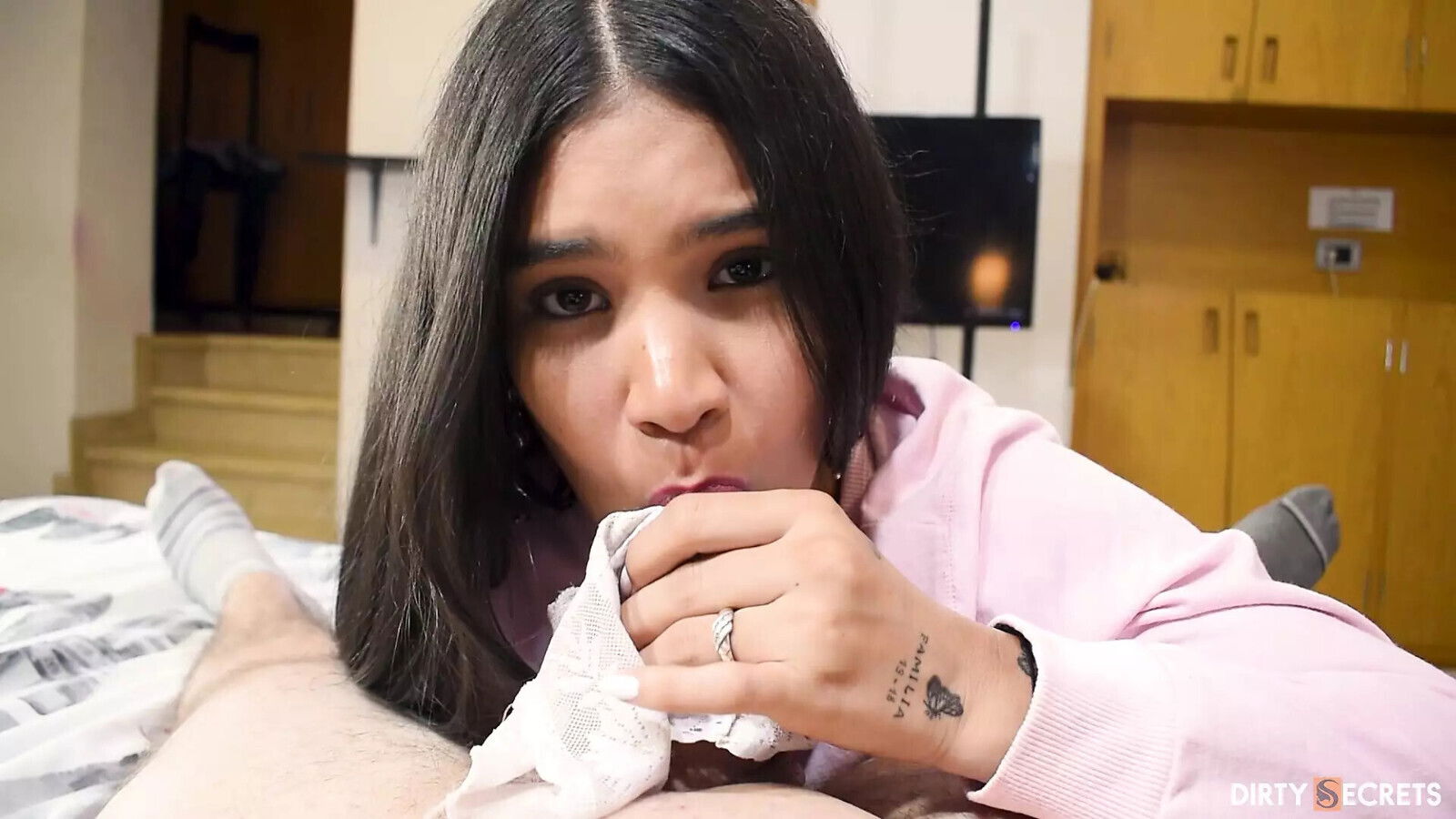 SCHOOLGIRL FUCKS STEPBROTHER WEARS STEPMOM'S PANTIES.