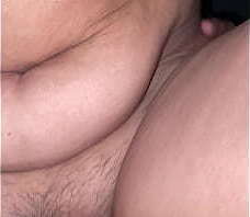 Mi ex mujer sigue d&aacute_ndome las nalgas y yo cogiendomela dur&iacute_simo sin que mi nueva pareja se entere