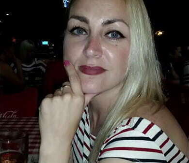 VERONIKA MASTURBANDOSE MOJADA