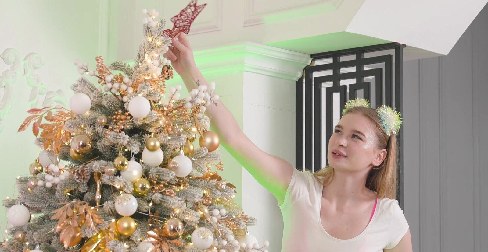 Lesbians drop their panties threesome with cute Erika Mori