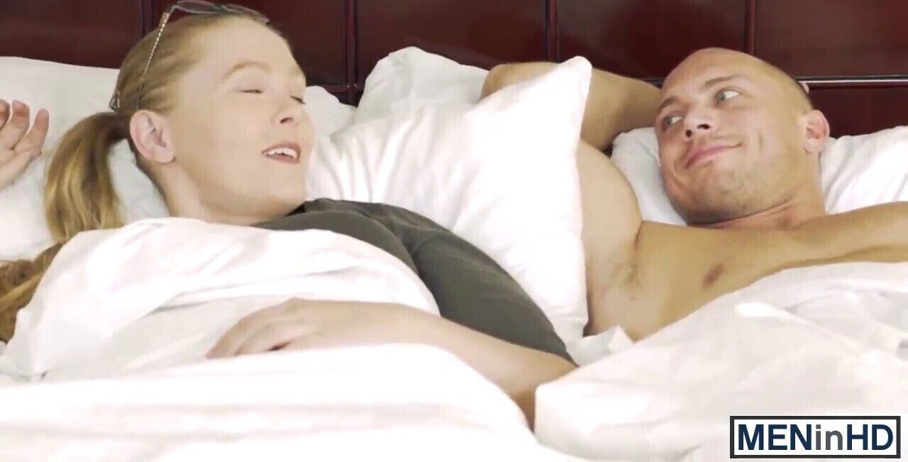 Tattooed jock John Magnum bearded muscle lover have intense pounding session