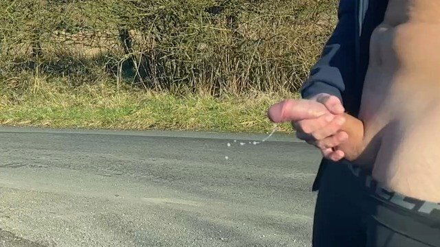 **ALMOST CAUGHT** TEEN JERKING LEGGINGS PUBLIC ROAD