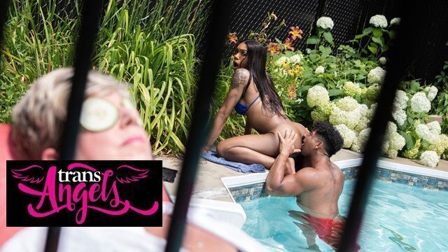 TRANS ANGELS Leilani Kenzo Alvarez's Huge Dick Bounces Bubble Butt