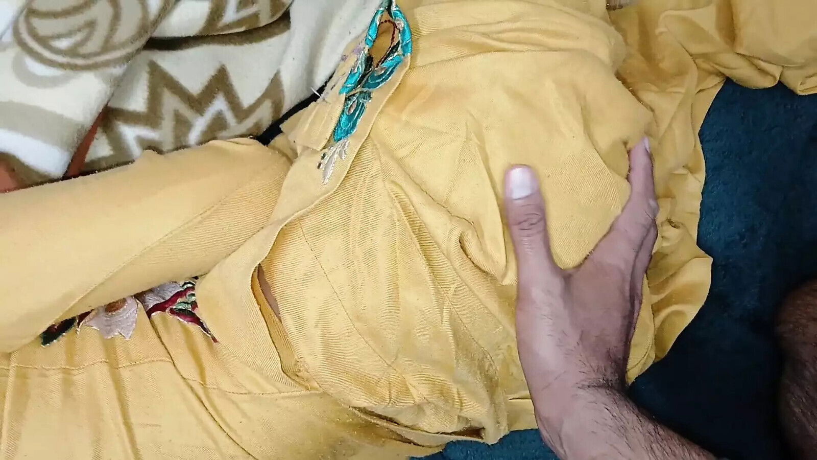 Mother sote hove choda Desi tight chikni chut chut chudayi hindi porn