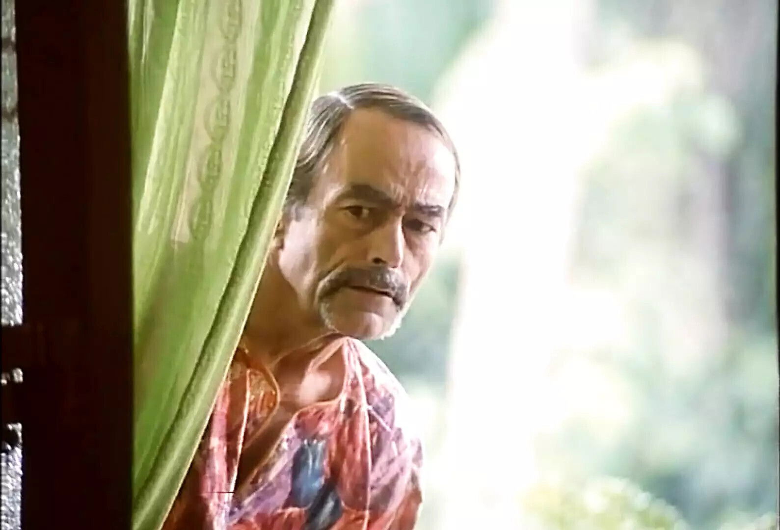 SPIANDO SIMONA Episode