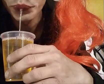 Itzel Lun&aacute_tica jugando vaso orina