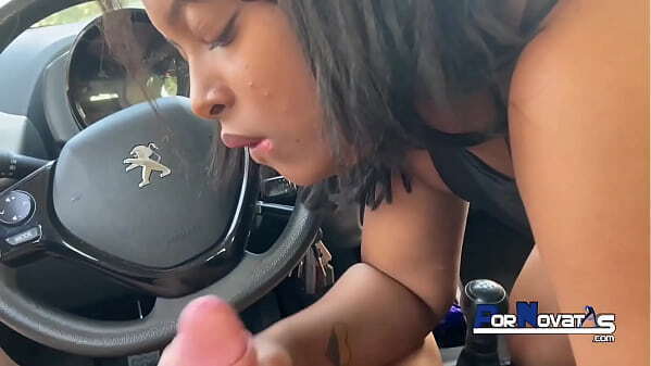 PORNOVATAS Recogiendo joven mulata para follar coche