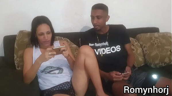 NEG&Atilde_O DOTADO JANEIRO VISITAR AMIGA SAPAT&Atilde_O GOSTOSA ACABOU FAZENDO SEXO GOSTOSO