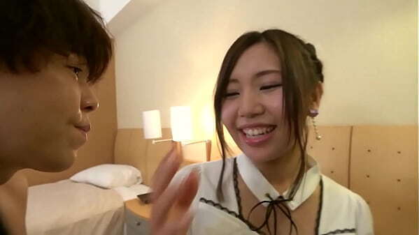 【超エロ ゴメンネ！】ガールズバーで働く女の子にインタビュー！なつき(22)&rarr_優しくされたらすぐ好きになっちゃうらしいチョロ過ぎEカップむちむちお姉さん！