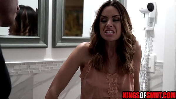 Stepbrother stepsister argue &amp_ fuck