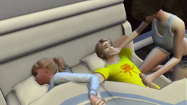 HIDDEN BLOWJOB ENDS THREESOME