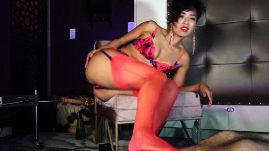 Lucy Khan Training crave Ballbusting