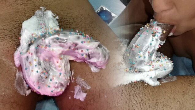 MASSAJE Polla haciendo PASTEL cumpleaños