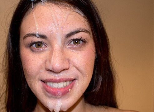 French deepthroat slut deepthroats takes massive facial casting