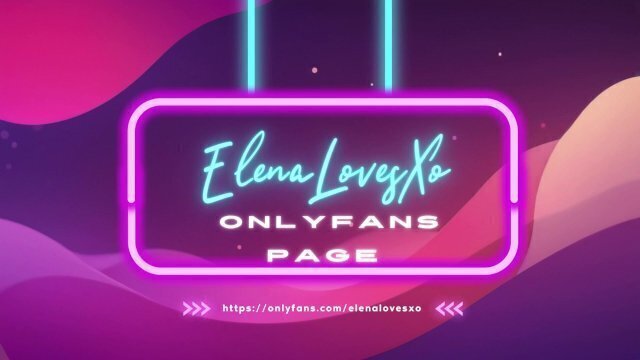 Sexy latina plays pink pussy