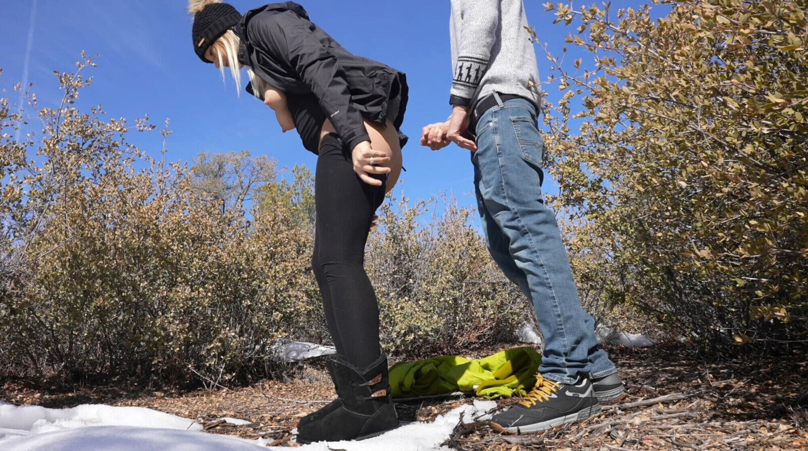 Outdoor Snow! Risky with CumShot Ass!