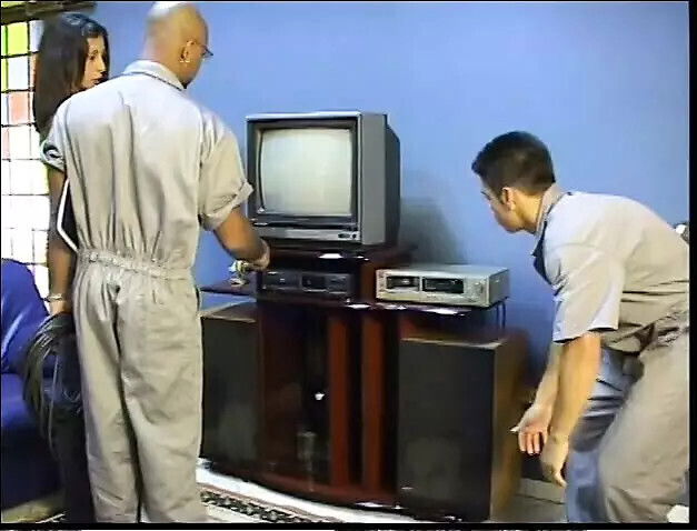 Slut heels with nice deep throats takes cocks living room