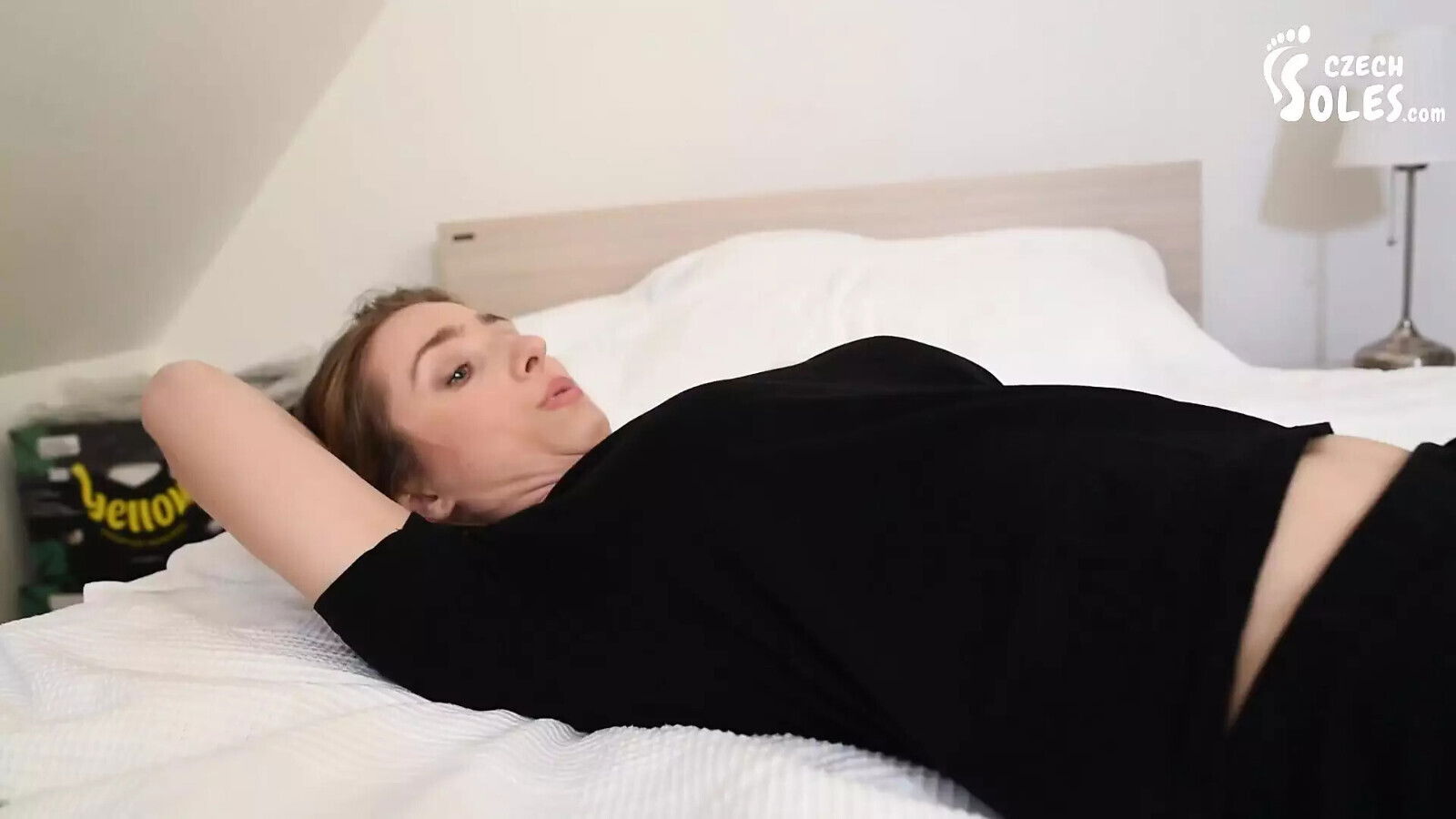 Delivery Loves Worship Sexy Customer's Feet