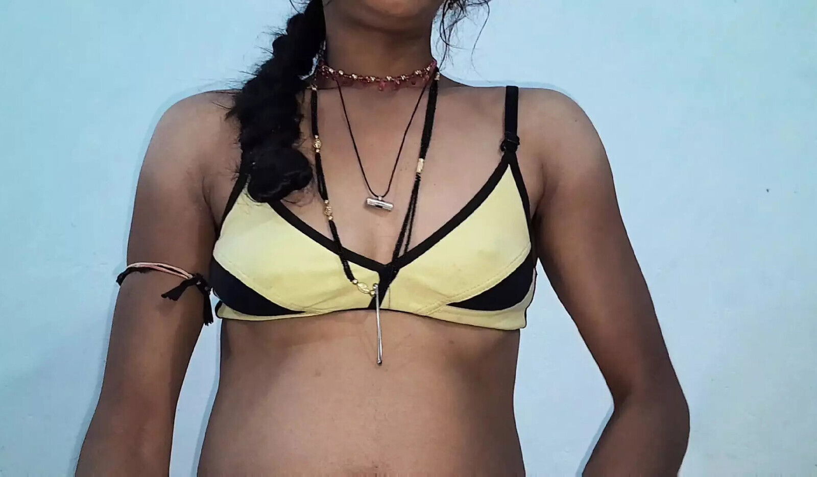 Meri biwi chaddi gayi mene uski gaand meri pyari biwi chudayi indian wife fucking cumshot