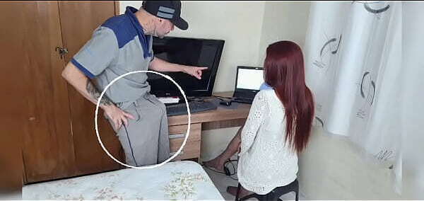 Dona casa recebeu t&eacute_cnico para concertar computador