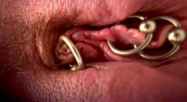 Extreme Close Rubbing Pierced Clit MakeUp Brush Huge Orgasm make completely Pussy