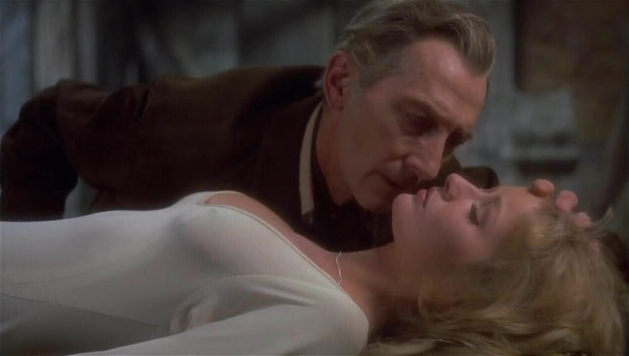 Stephanie Beacham, Caroline, Munro - Dracula A.D. 1972.