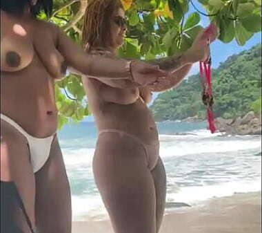 Entramos numa trilha fazer suruba praia