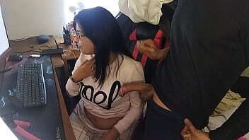 CHUPO SALA UNOS CUANTOS USUARIOS MIRANDO