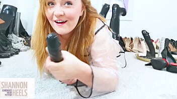 RAiNCOAT WELLY ASSHOLE TRAiNiNG - Shannon Huxley