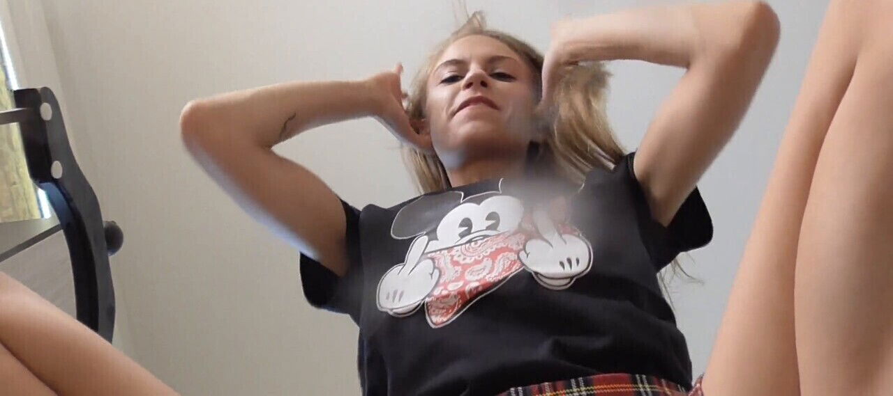 Bonnie Dolce's camera crush under powerful stomp