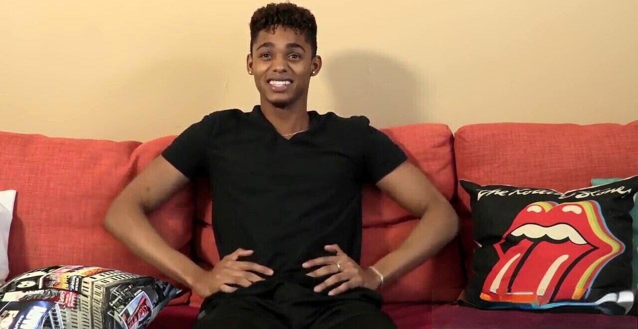 Muscular amateur Deven Lions strokes impressive manhood