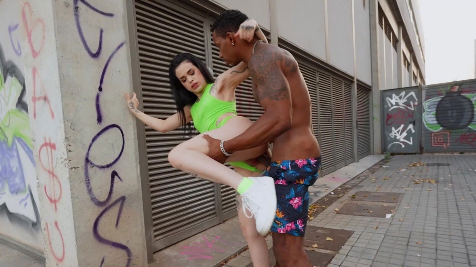 Saba Lapiedra gets fucked standing position after sucking