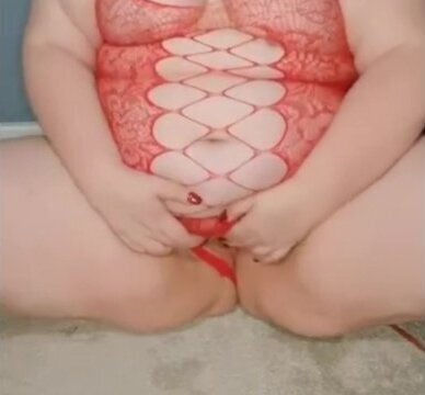 Horny Onlyfans rubs hairy pussy