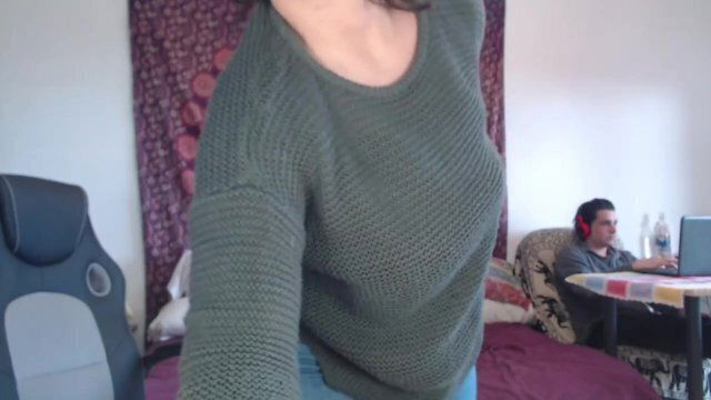 STEPSISTER SEDUCING STEPBROTHER LIVE WEBCAM, WANTS FUCKS