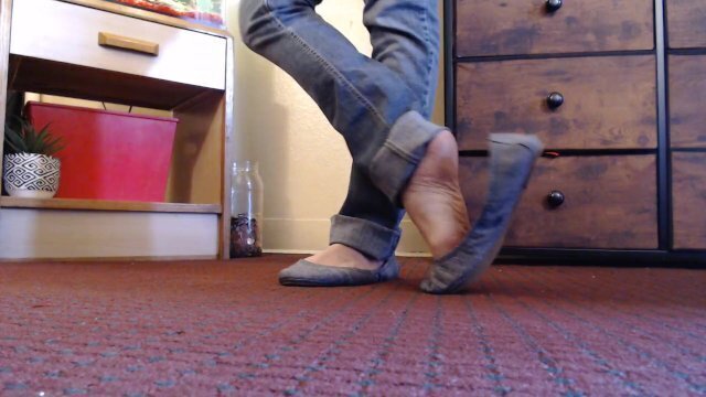 Wiggles Dipping Ballet Flats Dirty Gray Flats