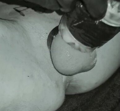 LOVE PORN milking machine wanking little huge