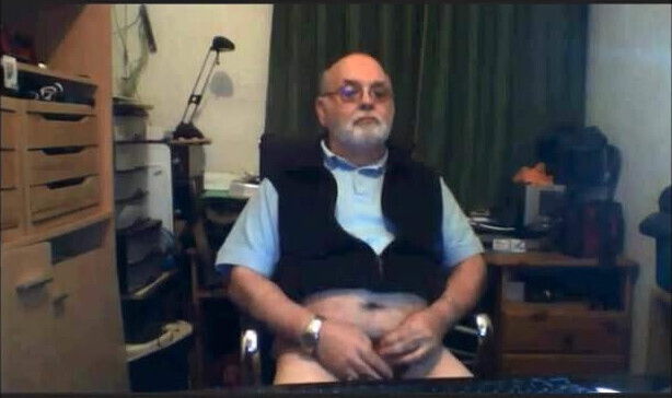 portuguese grandpa wanking