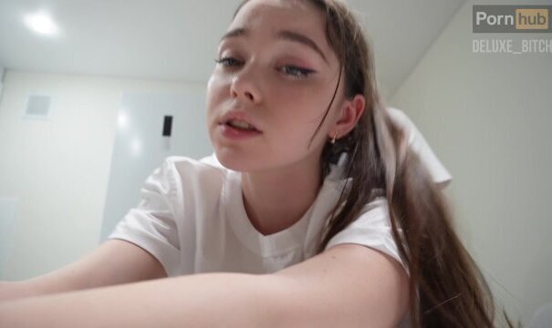 Stepsister made breakfast mouthful cum.Deluxe_Bitch