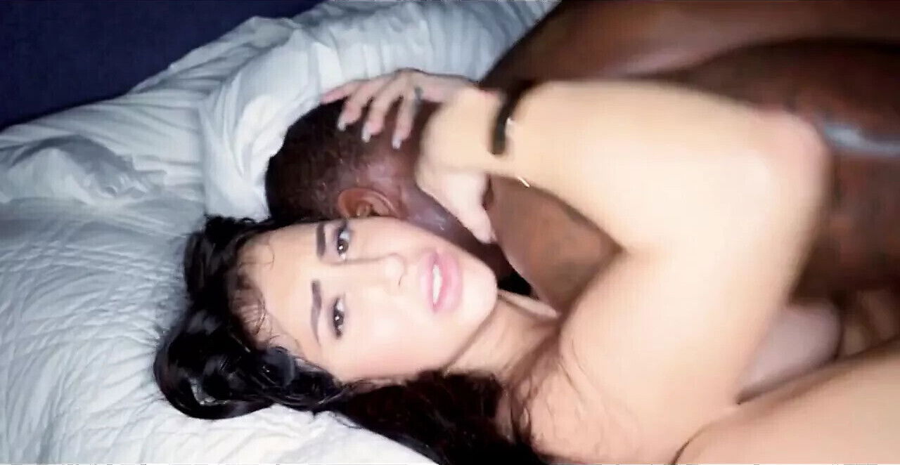 booty Valerie gets creampied