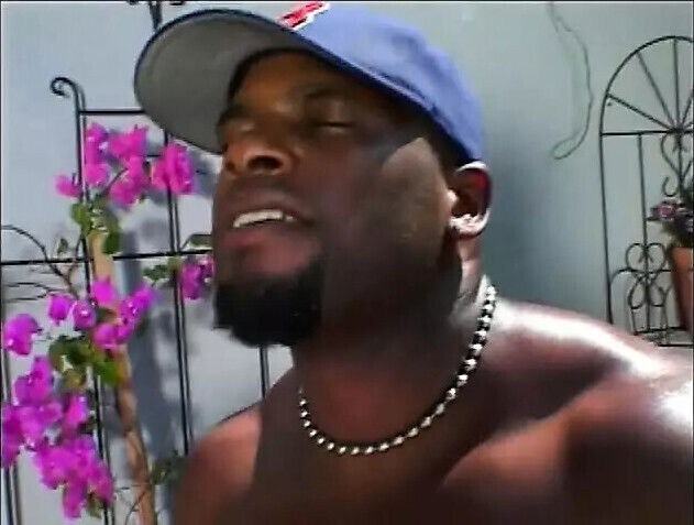 Young black bitch gets pussy fucked outdoors