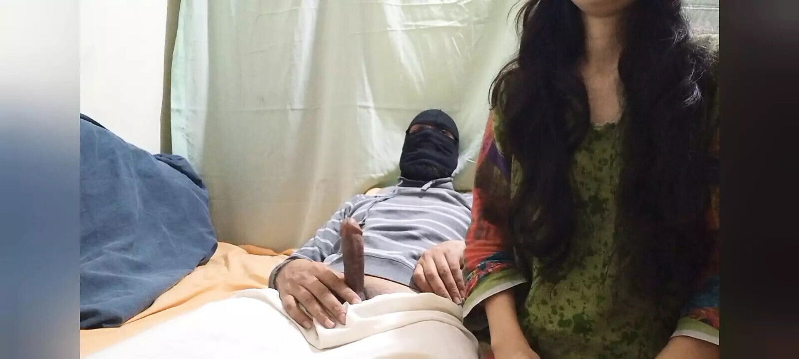 Bhai lund liya pani saray jism lagaua