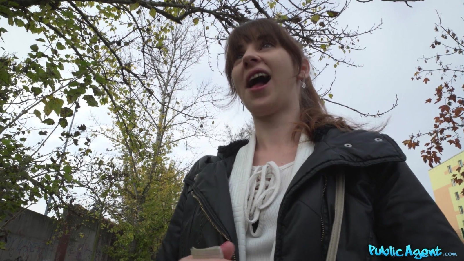 video shaved pussy Luna Dark getting fucked stranger