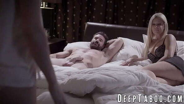 Stepmom India Summer teen Elsa Jean fuck with stepdaddy