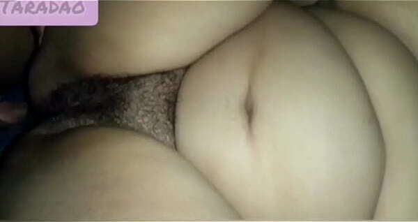 Gozando rabo buceta peluda