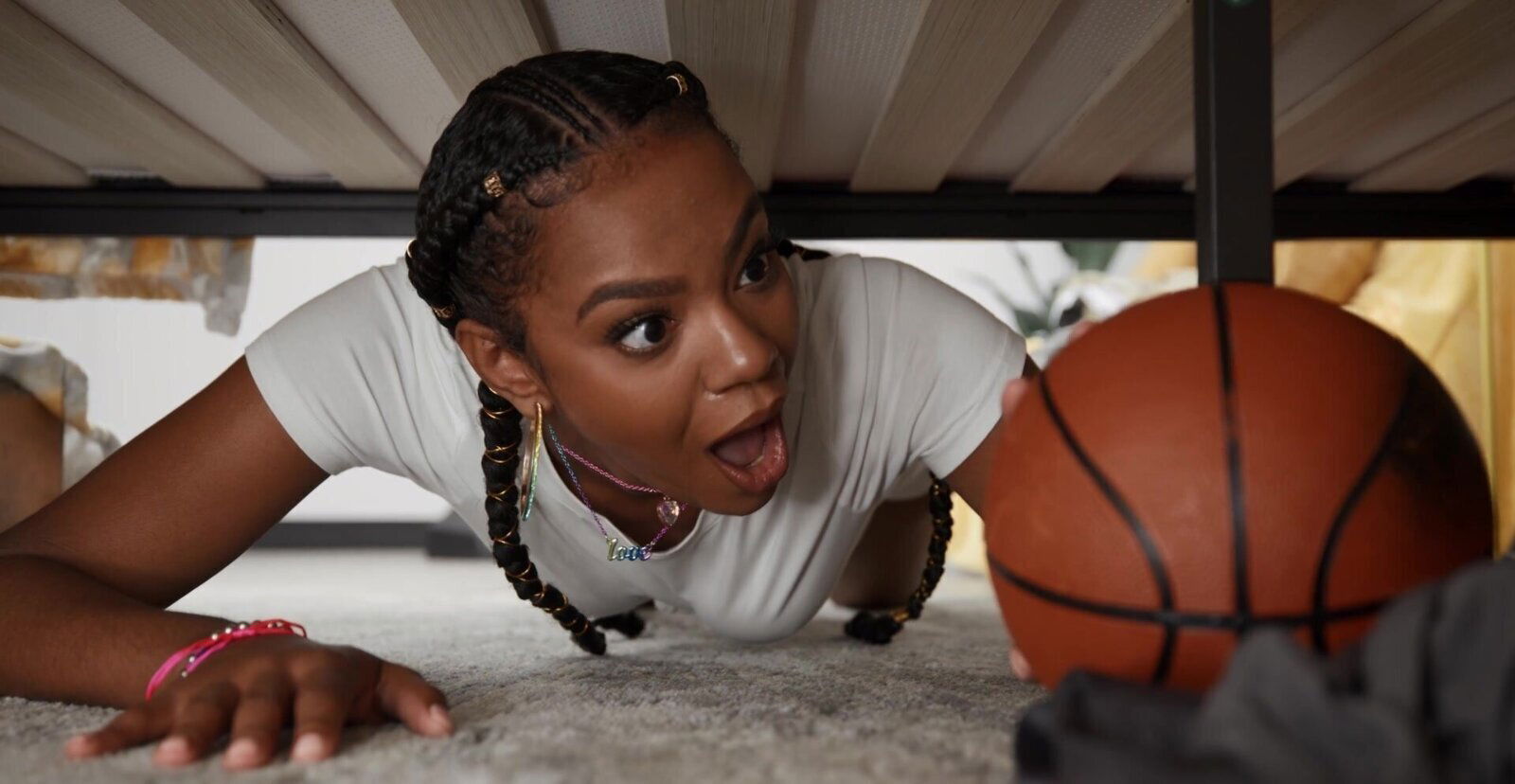 Asteria Diamond with natural moans while being fucked