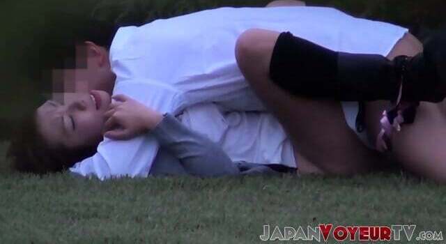 Japanese cutie caught sucking riding outside