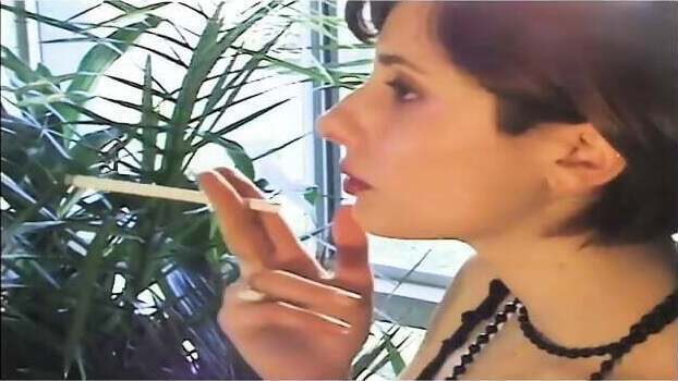 Graceful Pixie Smoking Fetish 120s Drags