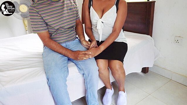 බලෙන් කරන්න (දෝනිගේ පෙට්ටිය)Sri Lankan Virgin First time sexfuck with hotel room
